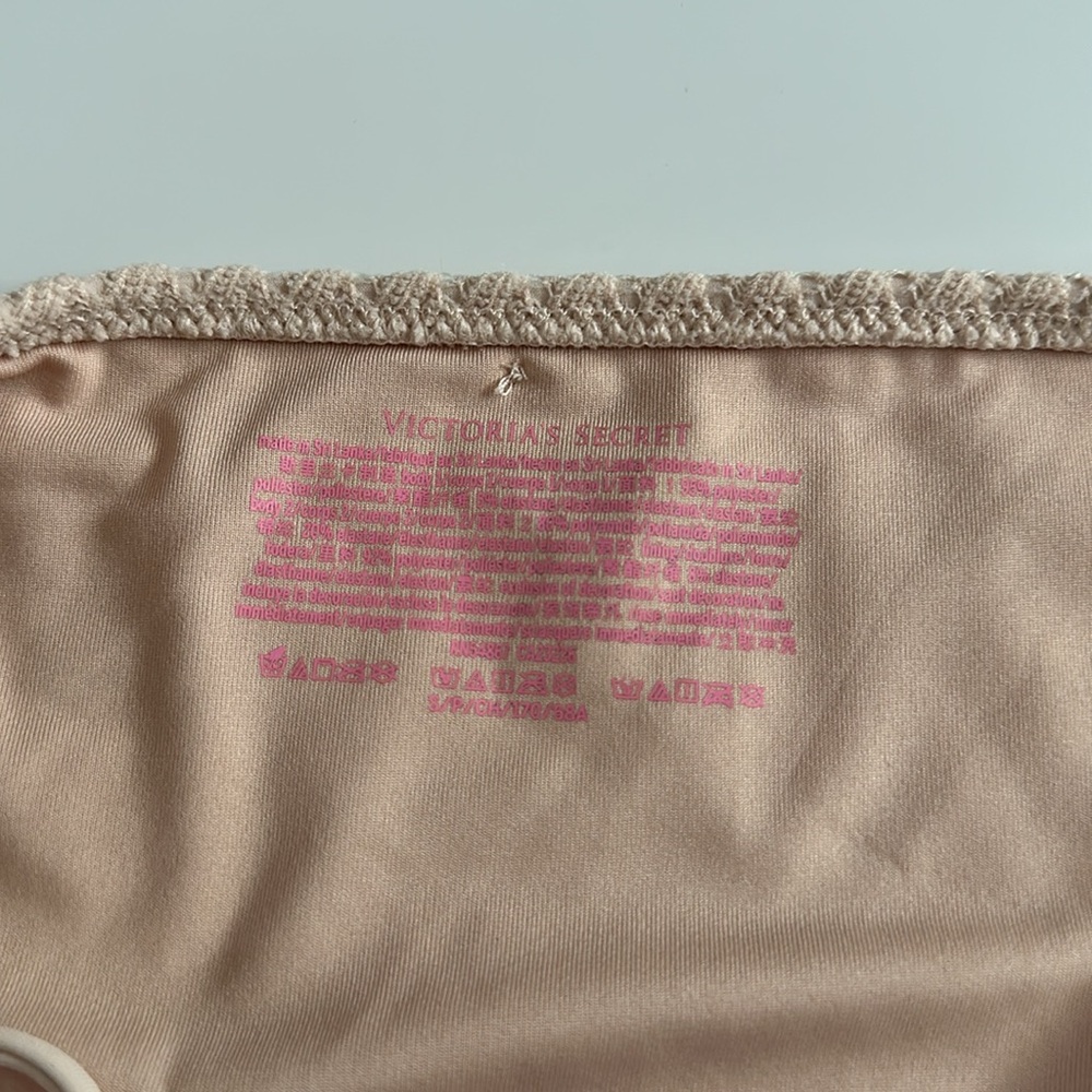 Victoria’s Secret Bikini Bottoms - Picture 7 of 7